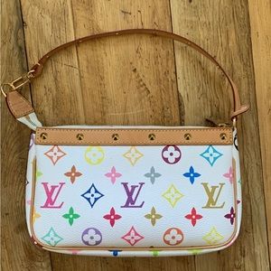 Louis Vuitton Pochette